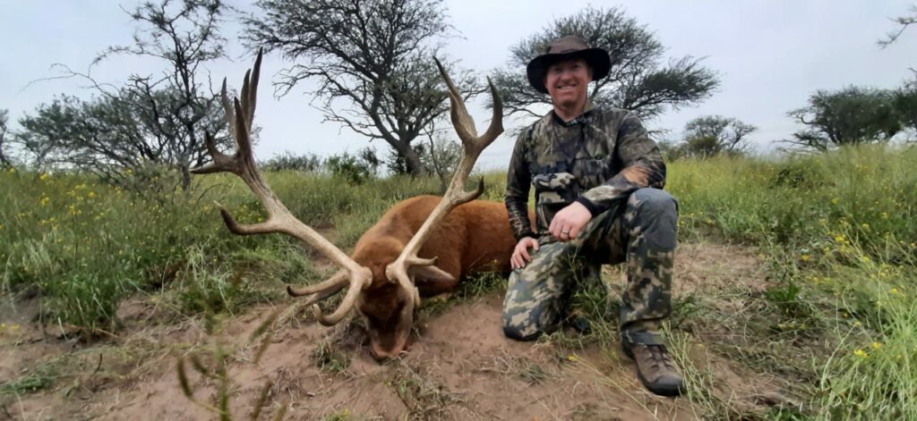 free-range-red-stag-hunting-la-pampa Image 2